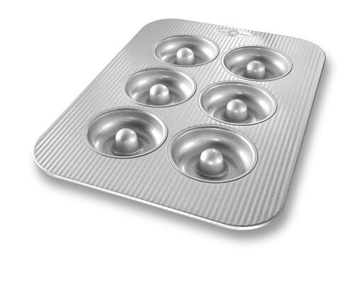 USA Pan (1200MF) Bakeware Cupcake and Muffin Pan, 12 Well